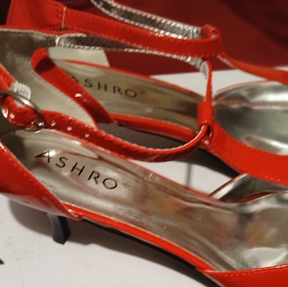 NEW Women's  Kitten Heel T-Strap Patent Dress Pump  SZ.12 - Picture 11 of 11